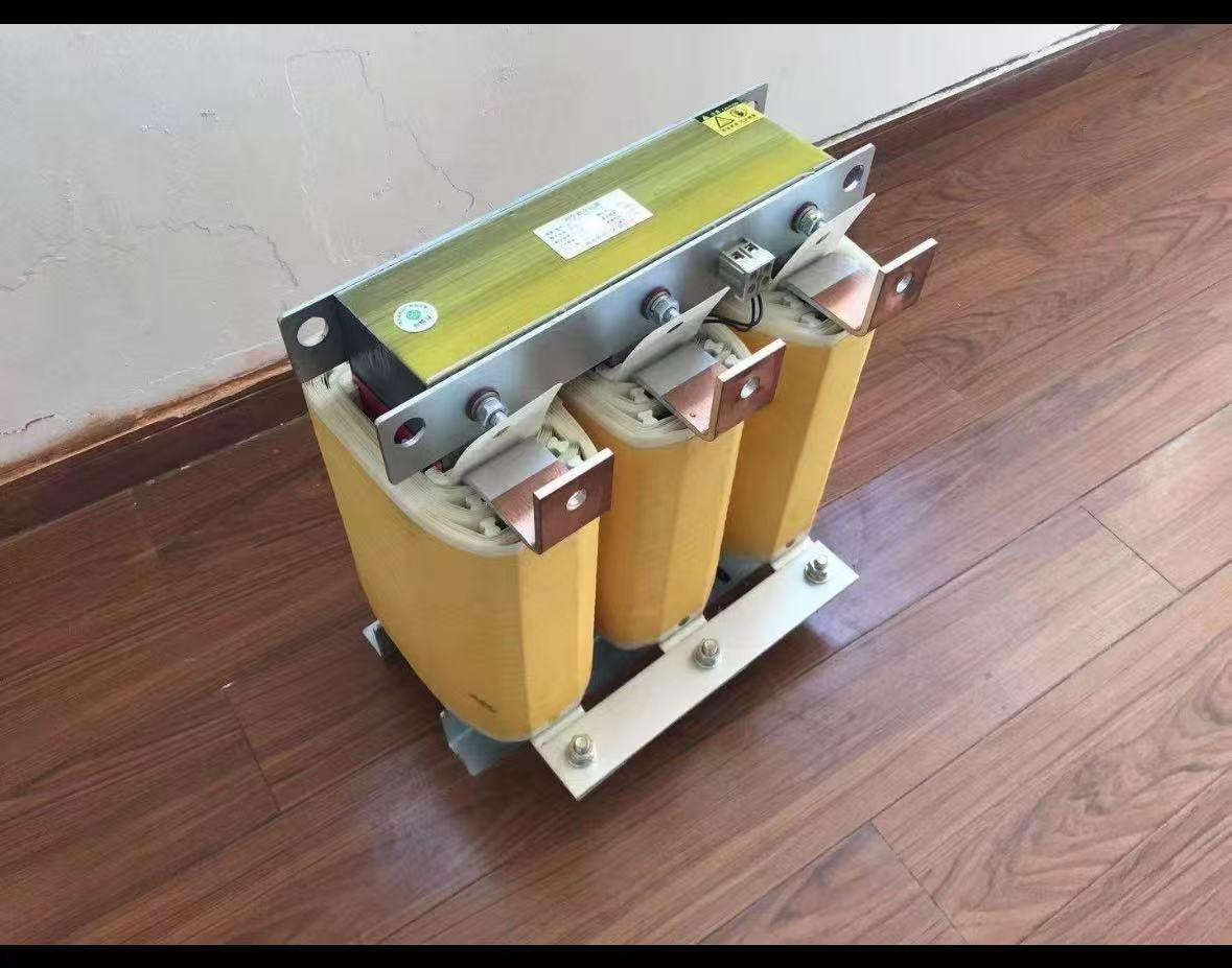 输出（输入）电抗器